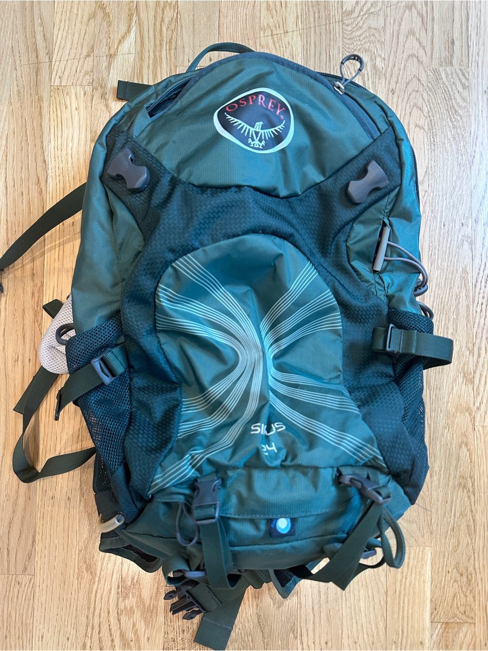 OSPREY Dark Green Backpack with Bright Lime Green Rain Cover Ventilated back - Picture 12 of 14